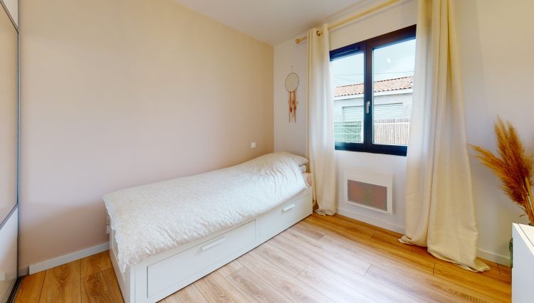 sandra carole bedroom(2)